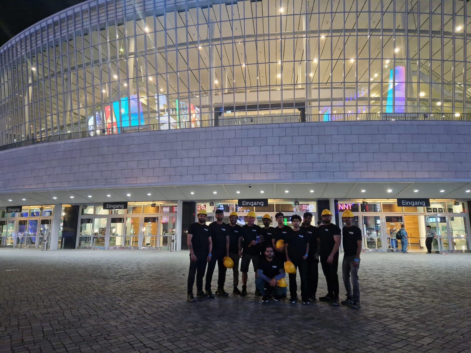 Young & Miles Crew Foto 1